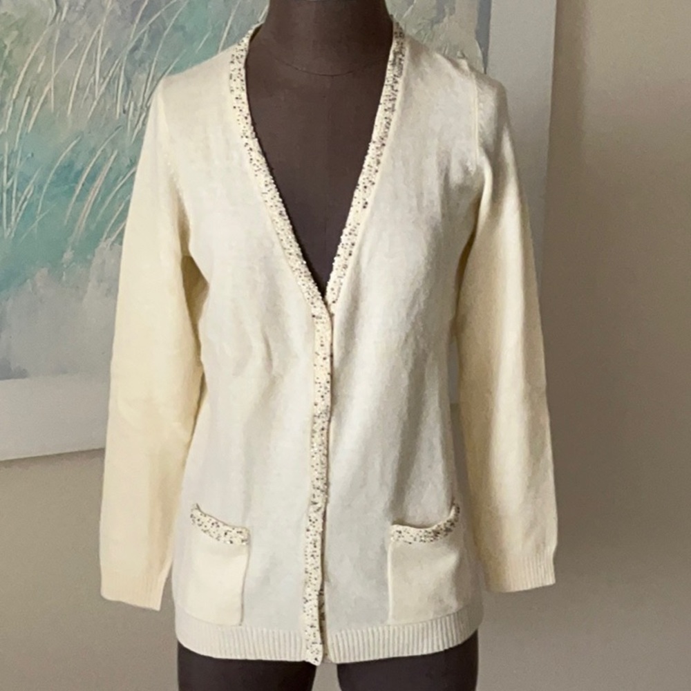 NWOT TALBOTS Ladies LS embellished V-neck concealed snap closure cardigan
